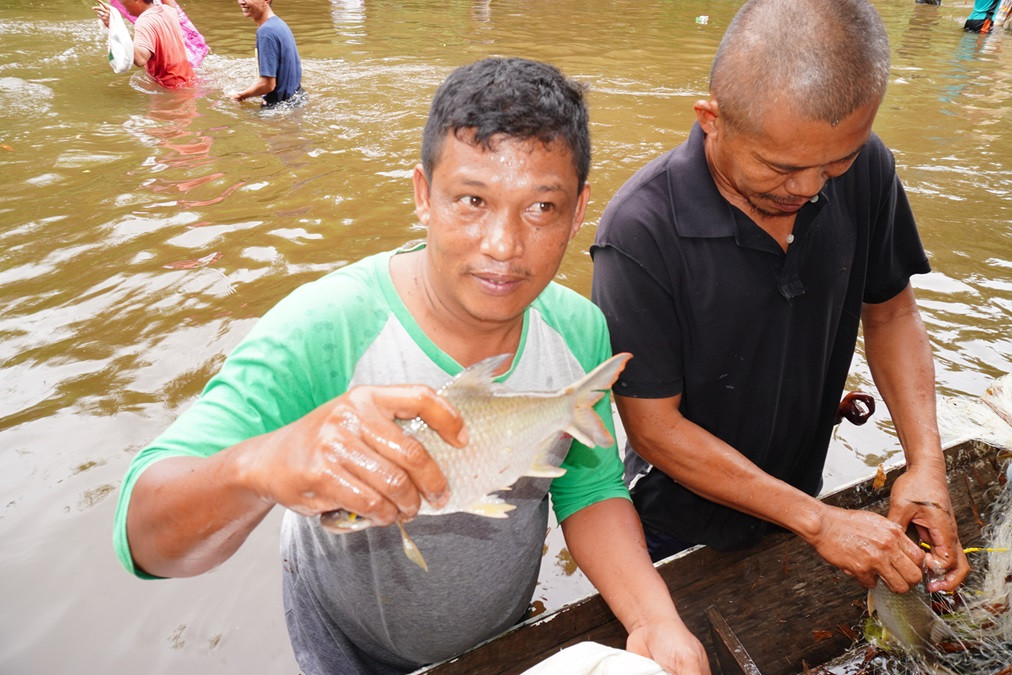 Pembukaan Lubuk Larangan: Tradisi yang Dijaga Warga demi Sungai Berkelanjutan