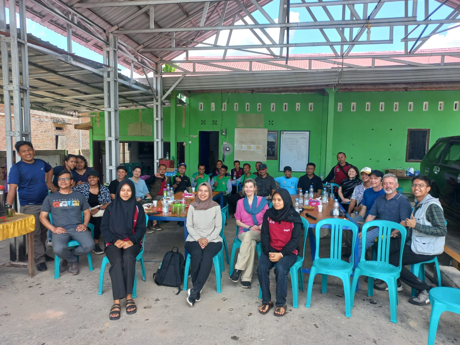 Presiden dan CEO Packard Foundation Kunjungi Koperasi Beringin Jaya